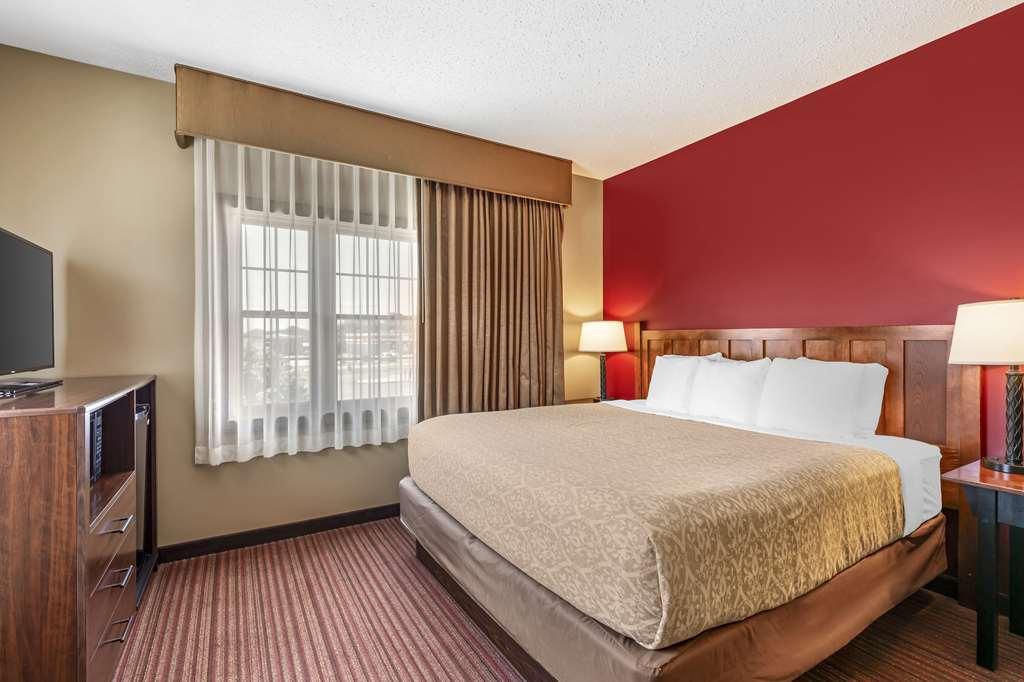 Best Western Plus Dutch Haus Inn And Suites Columbiana Ruang foto