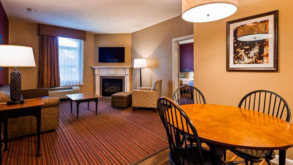 Best Western Plus Dutch Haus Inn And Suites Columbiana Ruang foto