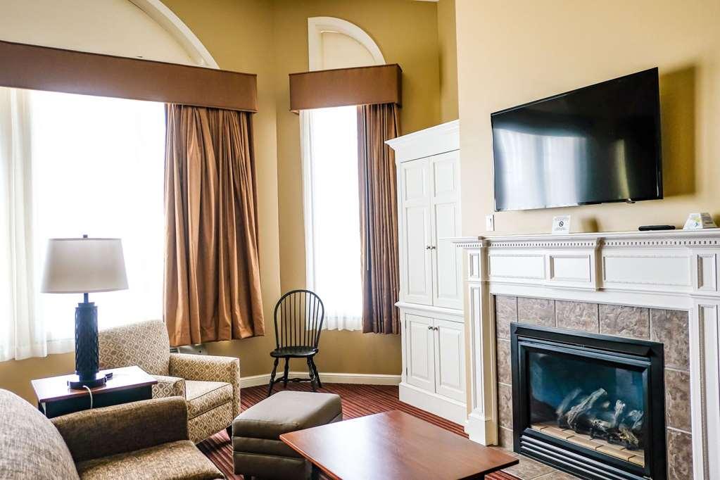 Best Western Plus Dutch Haus Inn And Suites Columbiana Ruang foto